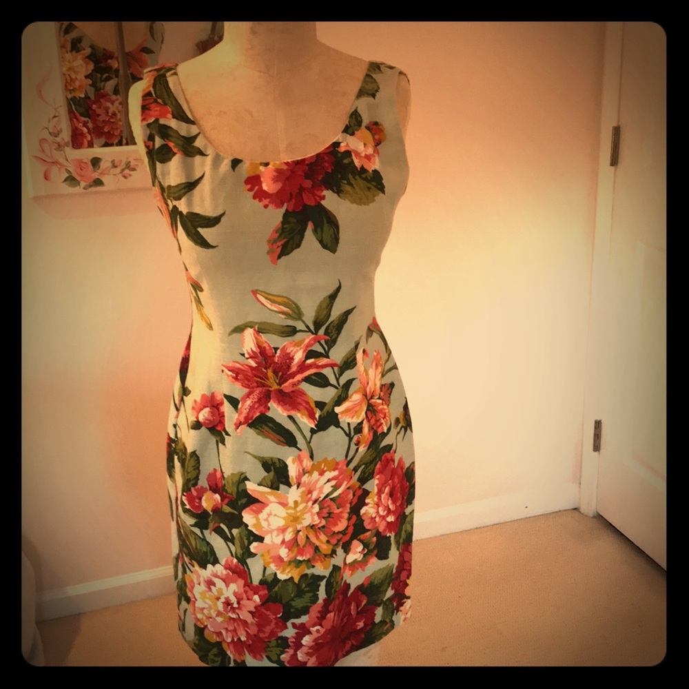 Steven Stolman sz 8 needlepoint dress zip on back
